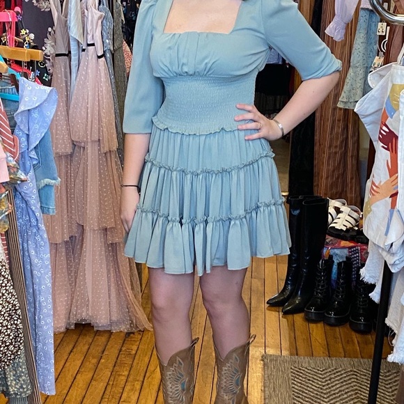 Gorgeous summer dress sage color - Picture 1 of 5